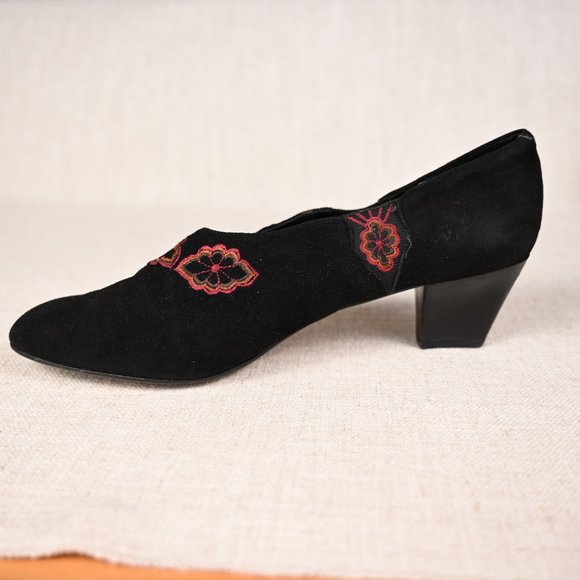 Surcay Shoes - Black suede embroidered shoes with heels - size 8 to 8.5